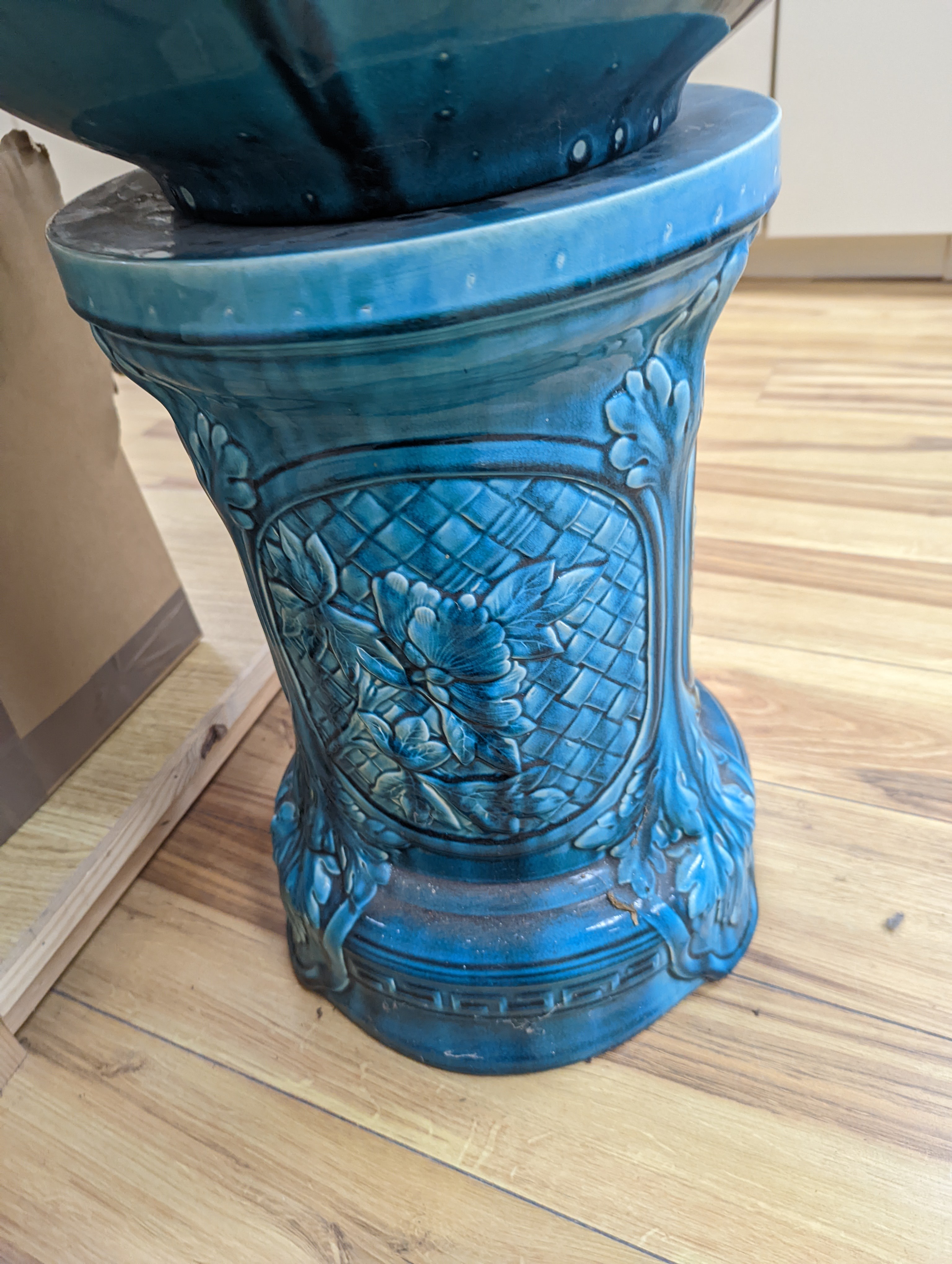 A Bretby turquoise-glazed jardiniere on pedestal 74cm